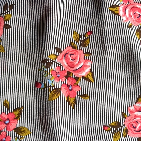 Discovery Co. Floral Dress Junior size large - Picture 5 of 5